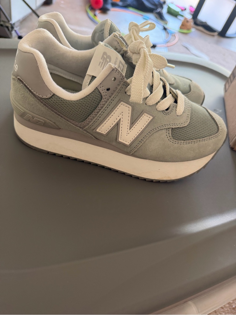 New Balance sage green and cream 574 sneakers - Picture 3 of 8